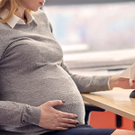 Стаж у декреті: чи зараховують роки відпустки по догляду за дитиною для пенсії