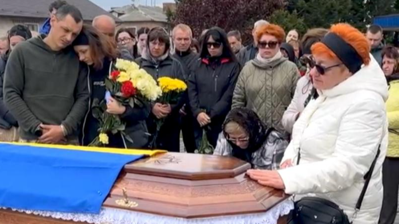 І навіть небо прощалося сльозами: на Волині провели в останню путь Героя Сергія Богуцького