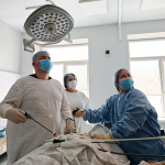 Волинські хірурги врятували 77-річного чоловіка, оперативно провівши лапароскопічну операцію