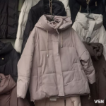 Скільки на ринку у Луцьку коштують зимові куртки та взуття?