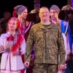 Зі сцени - на фронт і знову до пісні: військовий з Волині вперше за роки війни виступив на великій сцені