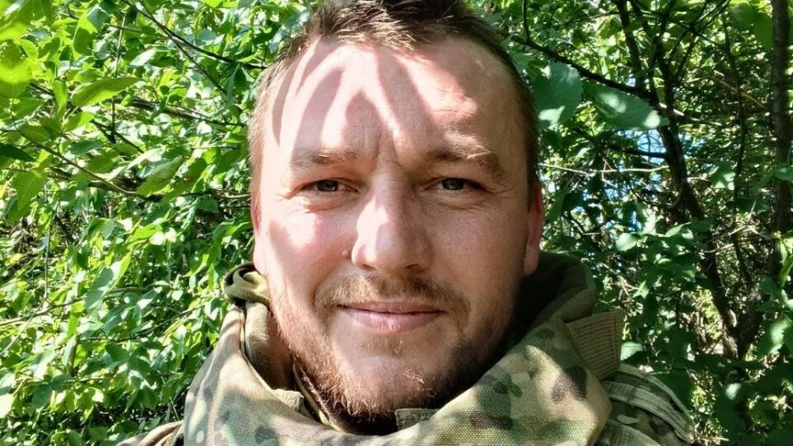Змінив поліцейський жетон на FPV-дрон: історія волинянина, який нині боронить Україну