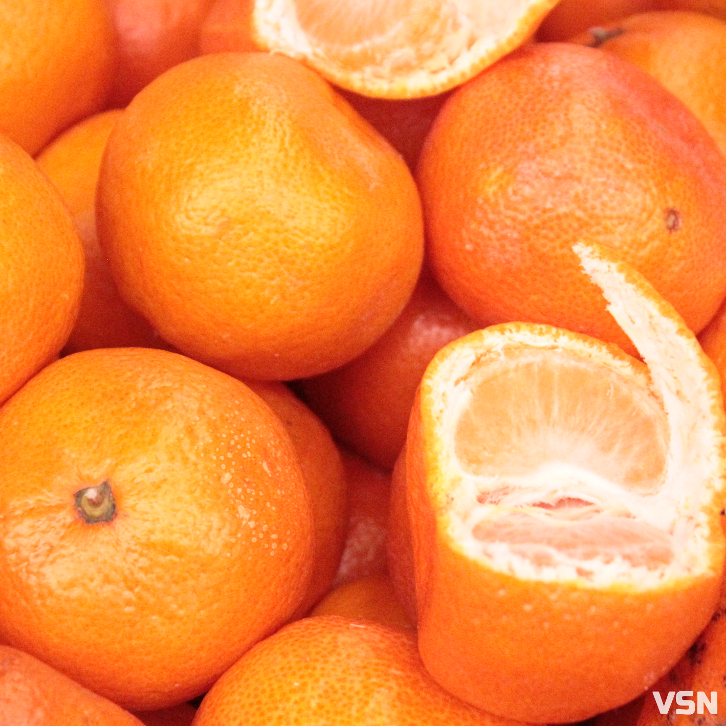 Скільки коштують фрукти на ринку у Луцьку?