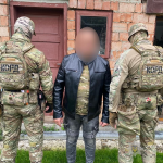 Збував револьвери через інтернет і відправляв поштою: на Волині викрили 38-річного торговця зброєю