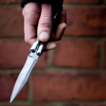 У Луцькому районі зловмисник пограбував магазин, погрожуючи продавчині ножем
