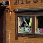 У Луцьку під час ворожої атаки матір рятувальника отримала травми