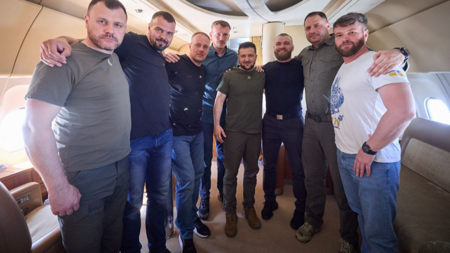 Командири з «Азовсталі» повернулися з Туреччини додому. Фото