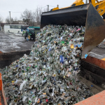 Лучани зібрали майже 5 тонн склобою для переробки