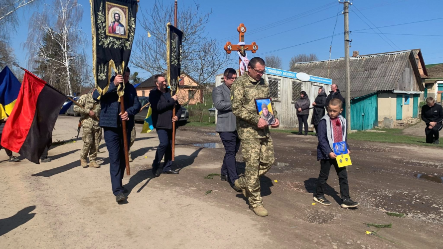 Поранення обірвали життя воїна: на Волині попрощалися із захисником Петром Шмідом