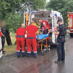 «Одна жінка аж синя була, не дихала»: очевидці про удар блискавки біля озера на Волині