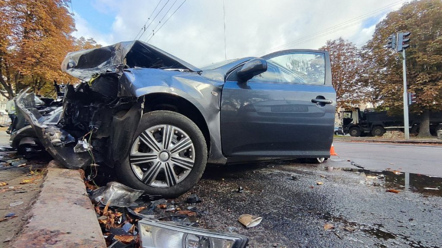 Водійка - у реанімації: повідомили про стан постраждалих в аварії на Відродження у Луцьку