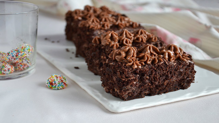 Шоколадний пиріг на сковороді за 20 хвилин: простий рецепт