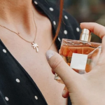 Волиняни поширюють фейк про небезпечні парфуми за донат, що «спалюють легені за тиждень»