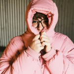 Як очистити брудні манжети на пуховику без прання