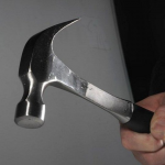 Лучанина судитимуть за вбивство матері