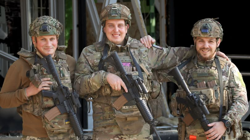 Поліцейський, лісівник і військовий: троє волинян стали побратимами у 100-й бригаді