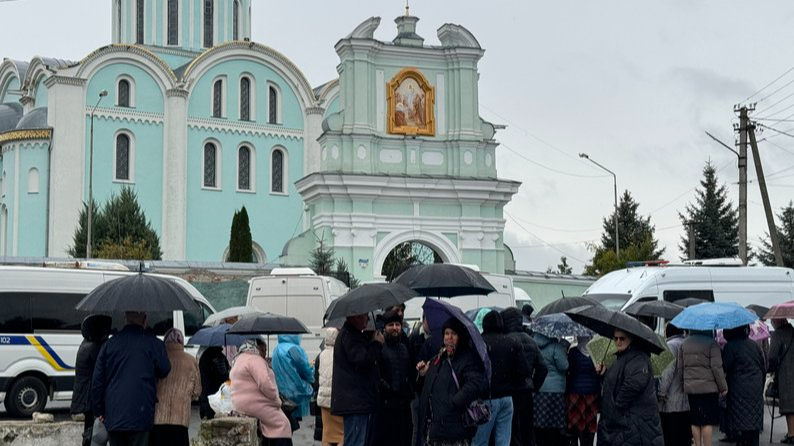 Виселення громади УПЦ з Успенського собору на Волині: замки змінено, майно описано