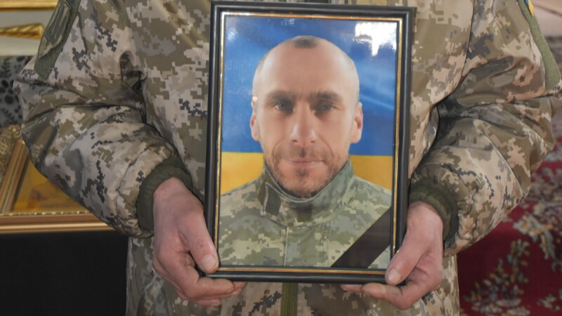 У Луцькій громаді попрощалися з Героєм Володимиром Марчуком, який загинув понад 8 місяців тому