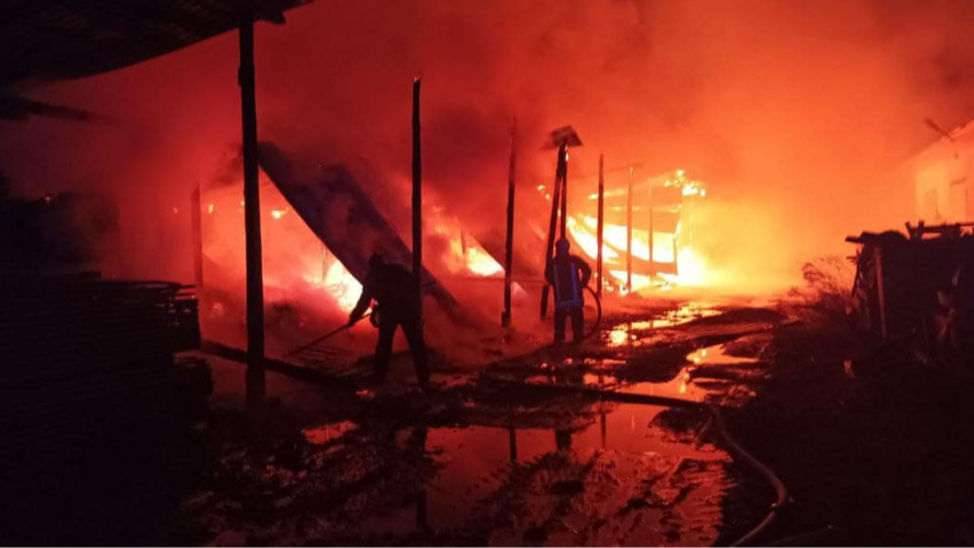 У Луцькому районі сталася пожежа на пилорамі