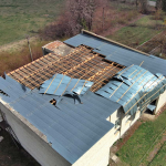 У Луцьку негода зірвала покрівлю школи