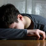 На Волині 15-річного хлопця забрали в лікарню через алкоголь, матір судили вдруге за рік