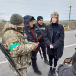 26-річний українець у жіночому одязі намагався виїхати за кордон
