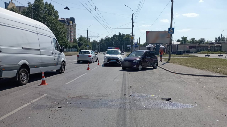 У Луцьку водій БМВ спричинив аварію, у якій постраждали троє дітей, і втік