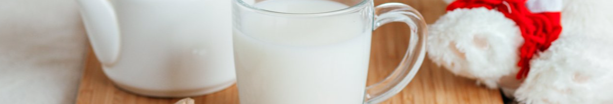 Молоко з медом перед сном: порятунок від безсоння чи прихована загроза