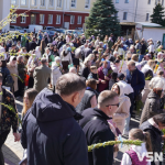Сотні вірян прийшли освячувати вербу у головний собор Луцька. Фоторепортаж