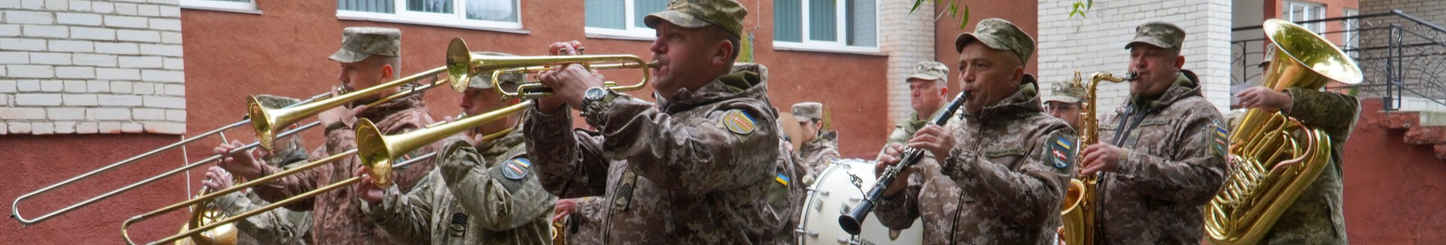 У Володимирі в гімназії №3 випускників-Героїв вшанували меморіальними дошками
