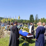 Овдовіла дружина, без батька залишилися дві донечки: на Волині попрощались з Героєм Віктором Галабурдою