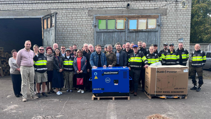 Волиняни передали у школи Чернігівщини потужні генератори від партнерів зі Швеції