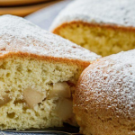 Бісквіт з яблуками — простий рецепт ароматного домашнього десерту