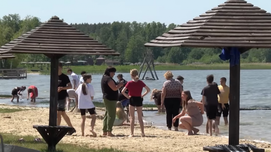 Відпочивальники бояться білорусів і повісток: чи буде на Світязі туристичний сезон