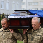 Загинув півтора року тому: у Луцьку в останню дорогу провели 34-річного Героя Богдана Щербачука