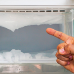 Як легко уникнути частого розморожування холодильника