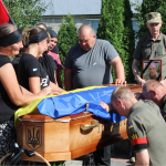 На Волині попрощалися з 44-річним Героєм Павлом Манюхіним, який поліг у бою на Сумщині