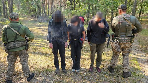 На Волині біля кордону з Польщею затримали трьох молодиків