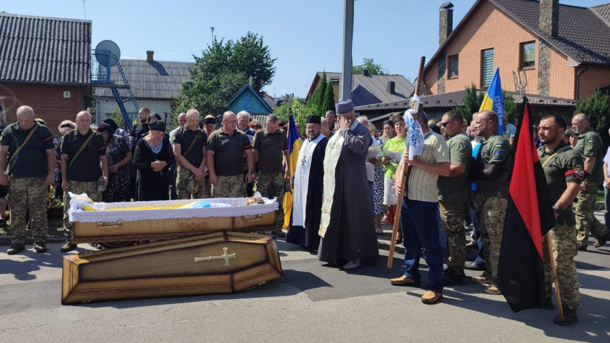 На Волині провели в останню дорогу загиблого Героя Володимира Холевінського