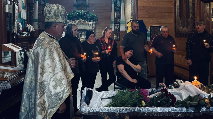 На Волині громада попрощалася із 28-річним захисником Андрієм Лавренюком