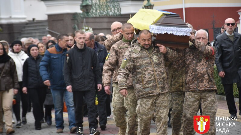 З 2014 року допомагав військовим, а потім сам пішов на фронт: у Луцьку провели в останню путь Героя Володимира Тарановича