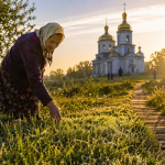 Яке свято відзначають 12 липня: кого вшановують віряни та що потрібно знати про цей день