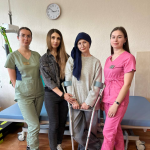 Мотоцикл розкрутився, ніби дзиґа, влетів у неї: у Луцьку медики рятують 16-річну дівчину після страшної ДТП