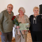 Важко поранений ветеран з Волині отримав сертифікат на придбання житла: документ вручили матері