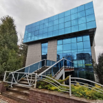 Пустує понад 10 років: у центрі Луцька продають п’ятиповерхову будівлю за $1,8 млн