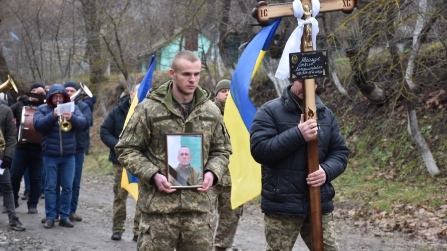 Помер внаслідок важких поранень біля Бахмута: на Волині попрощалися із солдатом Олексієм Аврамуком