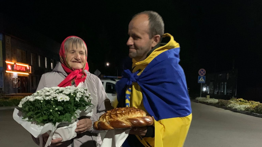 Після довгих місяців полону додому на Волинь повернувся захисник Василь Кулачук