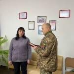 Проходив реабілітацію, але серце зупинилося внаслідок важких поранень: на Волині дружині Героя вручили його посмертну нагороду