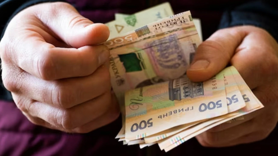 Чи можна отримувати дві пенсії одночасно: у Пенсійному фонді дали чітке роз’яснення