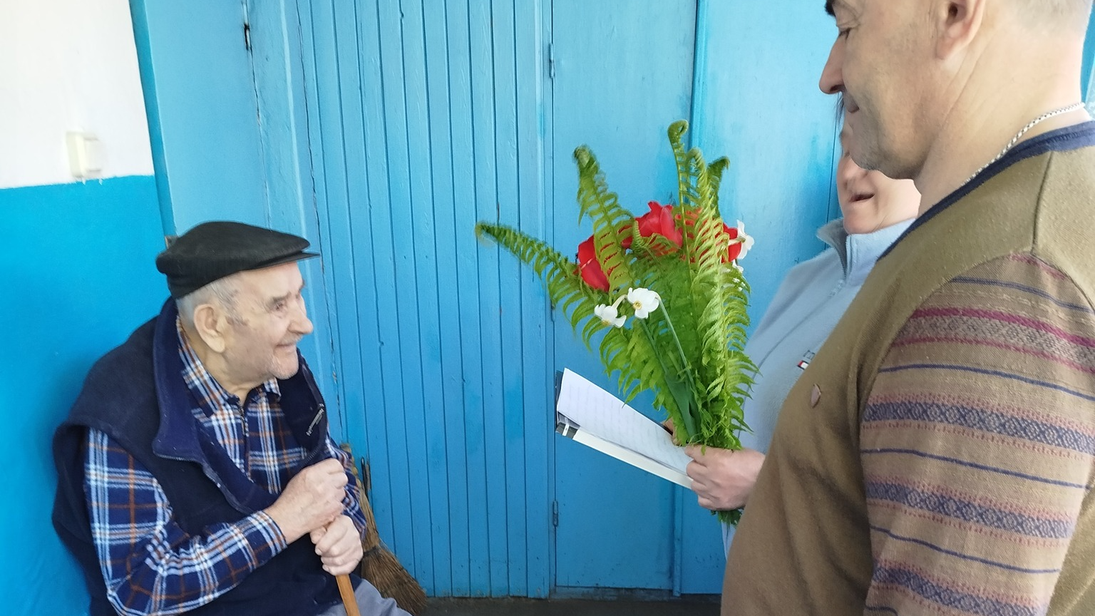 У громаді на Волині з іменинами привітали довгожителя